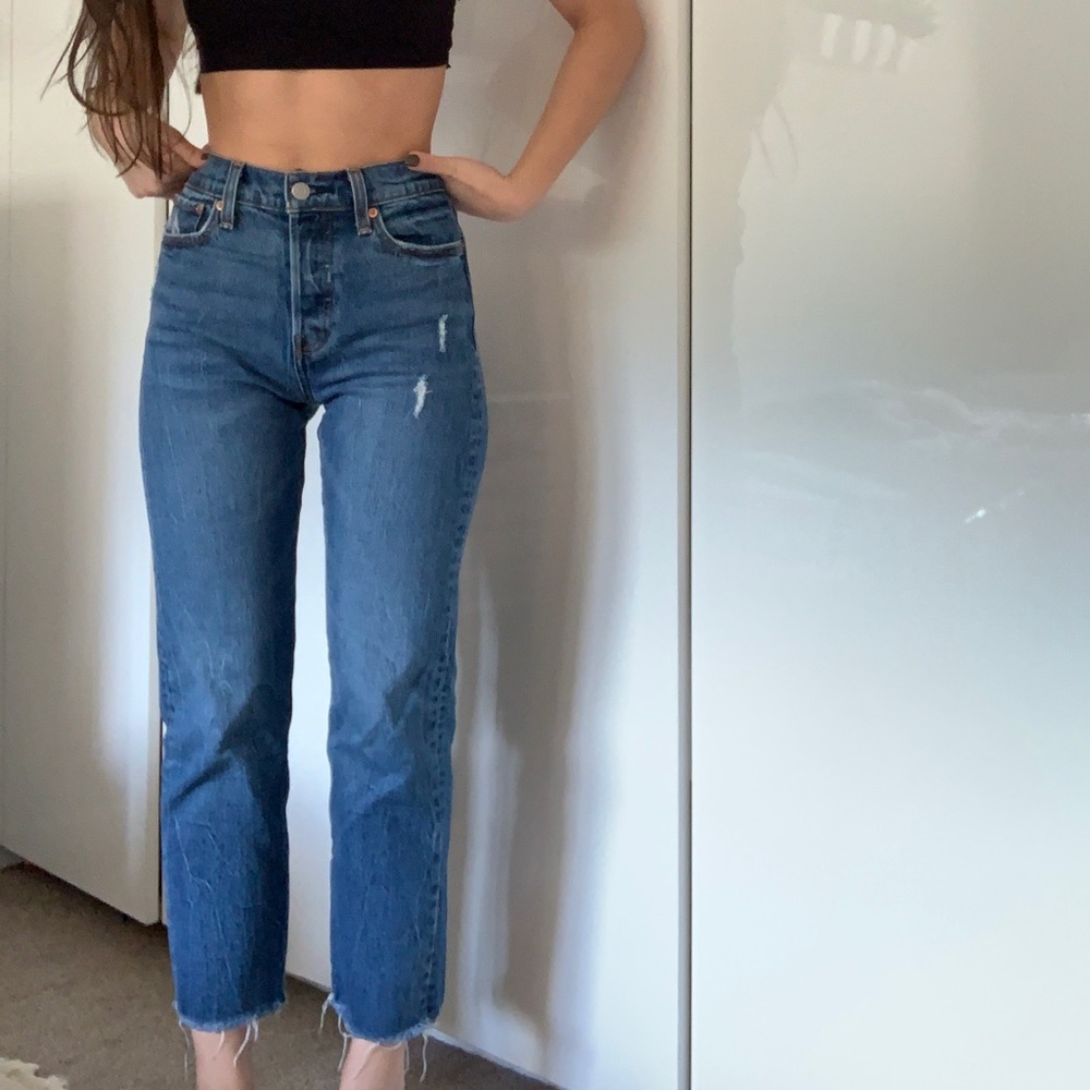 LEVIS MEDIUM WASH HIGH WAIST STRAIGHT JEAN